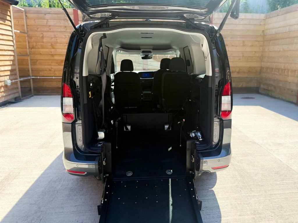 Ford Grand Tourneo Connect 1.5L Titanium Grey #5