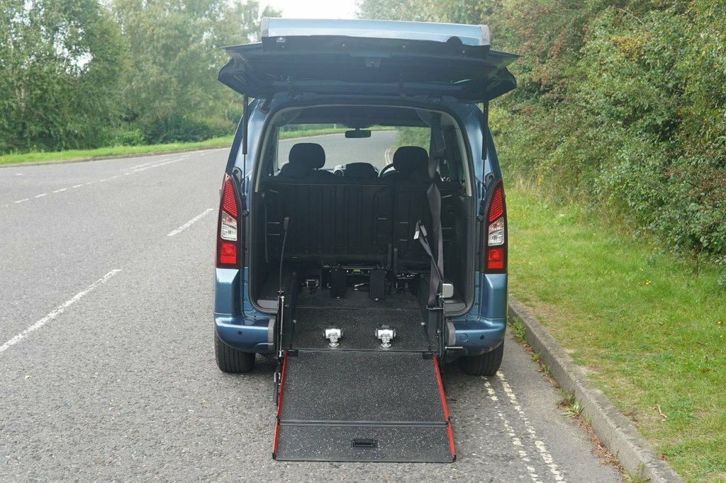 Peugeot Partner Tepee Mpv Blue #3