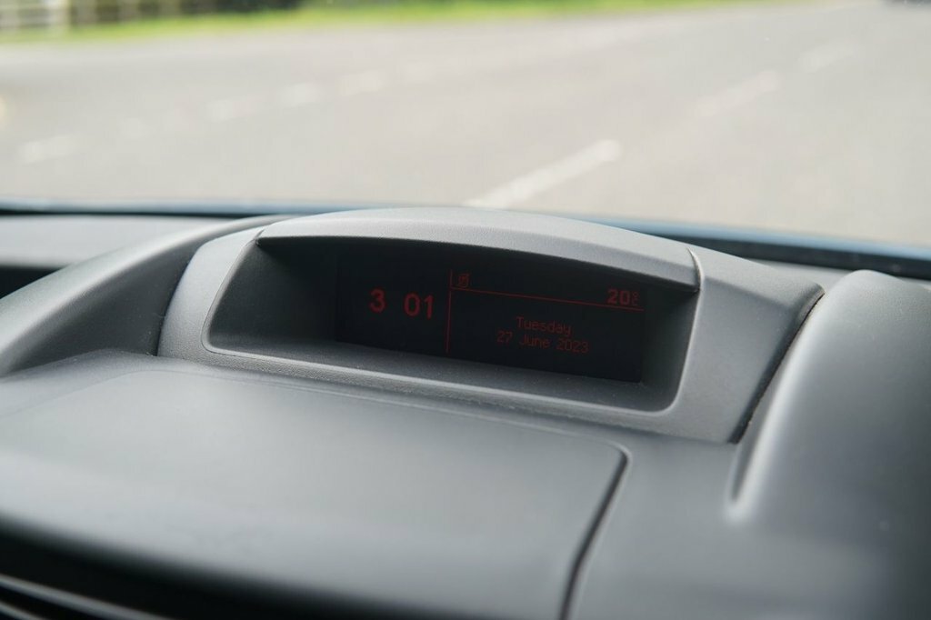Peugeot Partner Tepee 1.2 Puretech 110 Active Grey #34
