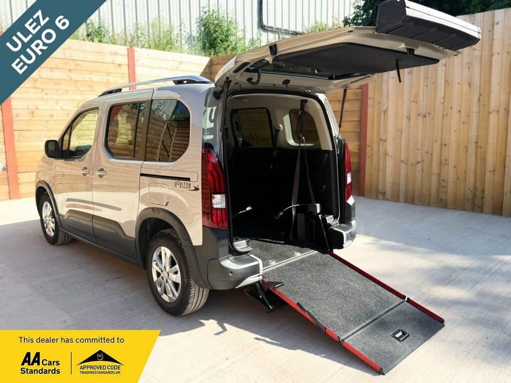 Peugeot Rifter 1.5L Allure Beige