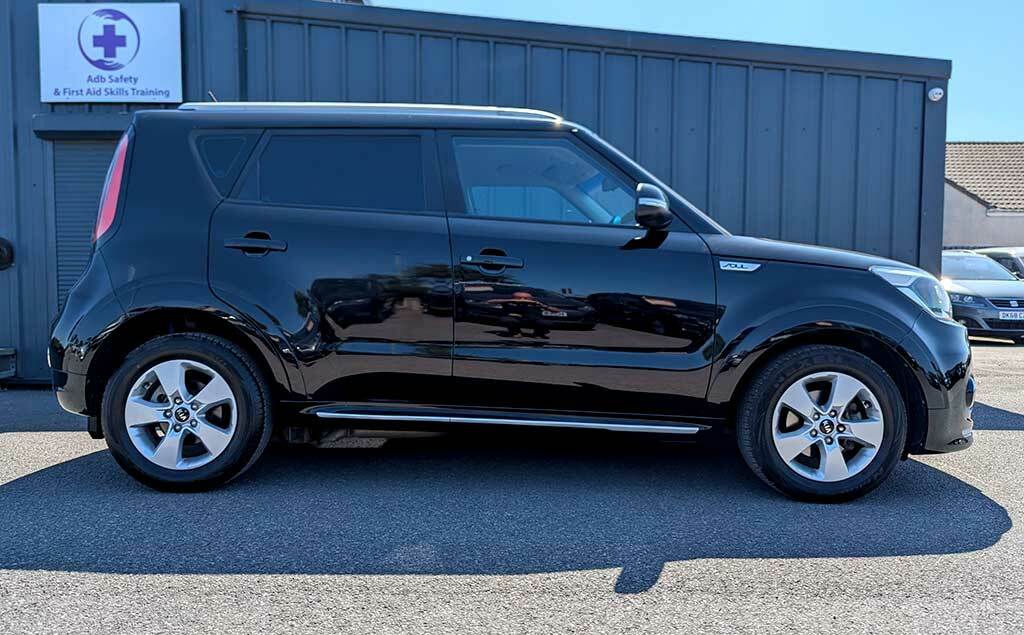Kia Soul Hatchback Silver #11