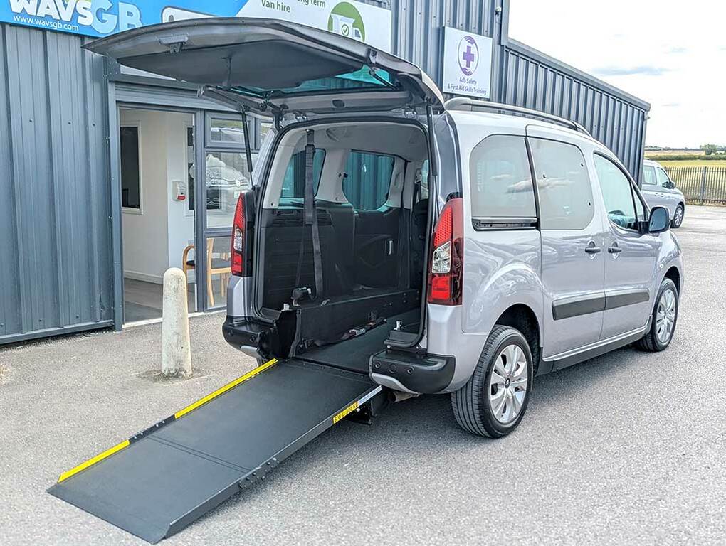 Citroen Berlingo Multispace 1.6 Bluehdi Xtr Black #7