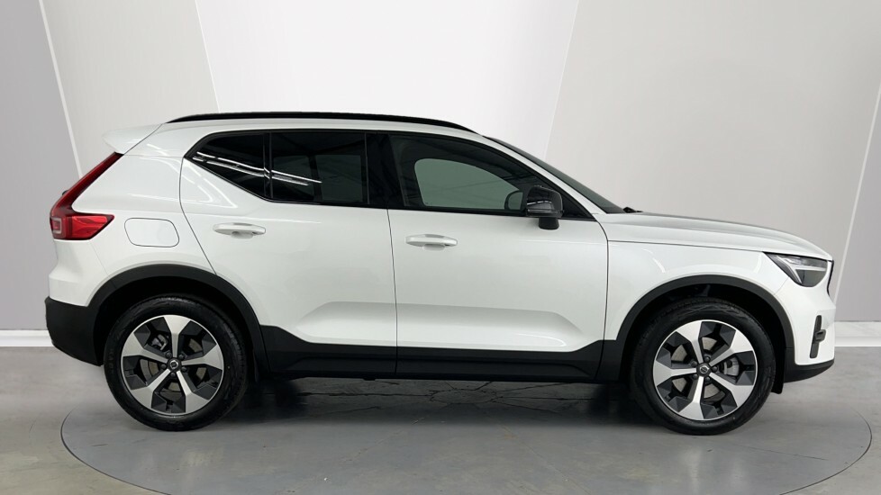 Volvo XC40 Plus, B3 Mild Hybrid, Dark White #3