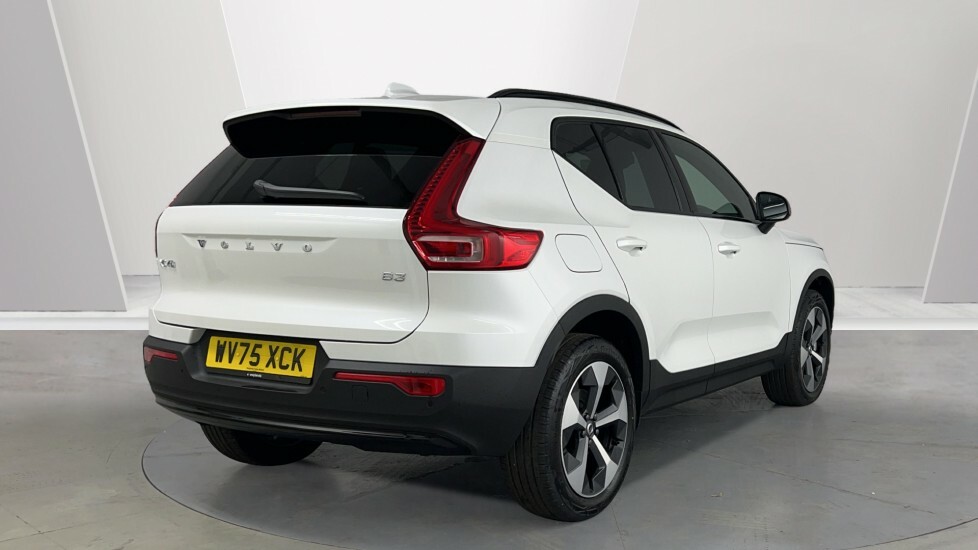 Volvo XC40 Plus, B3 Mild Hybrid, Dark White #2