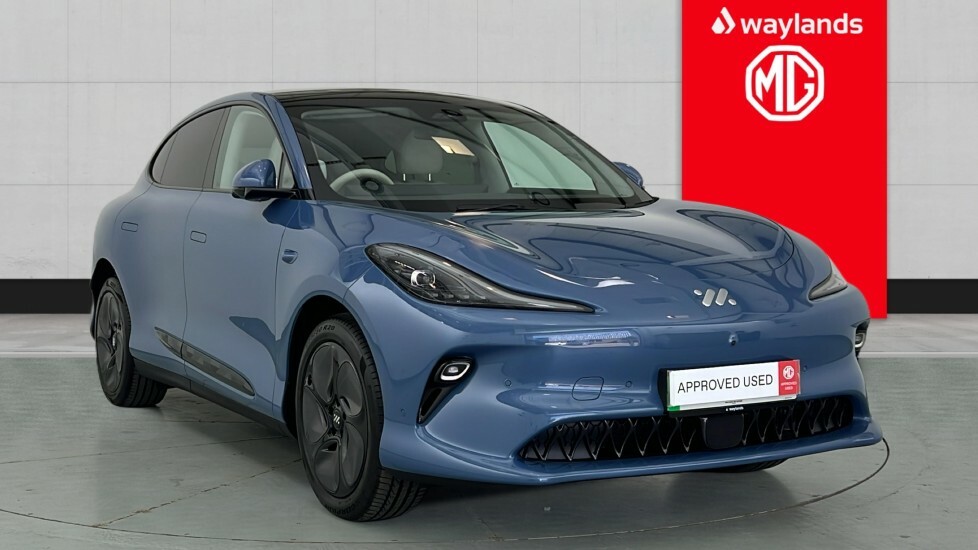 MG IM6 300Kw Long Range 100Kwh Blue