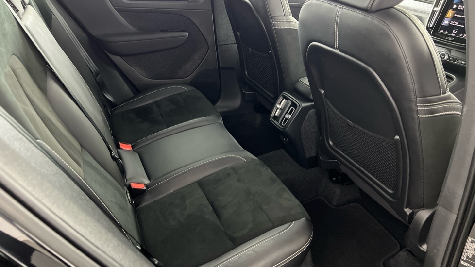 Volvo XC40 R-design Pro, T3 VK22KVL Black #6