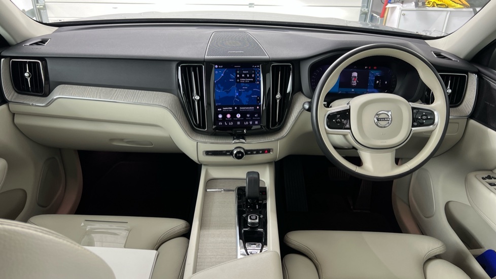 Volvo XC60 Plus, B4 Mild Hybrid, Dark RE23KCX Grey #5