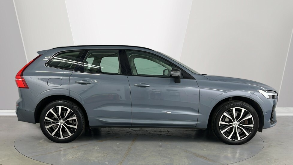 Volvo XC60 Plus, B4 Mild Hybrid, Dark RE23KCX Grey #3