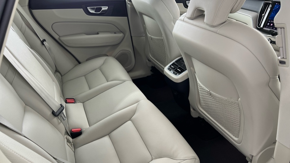 Volvo XC60 Plus, B4 Mild Hybrid, Dark RE23KCX Grey #6