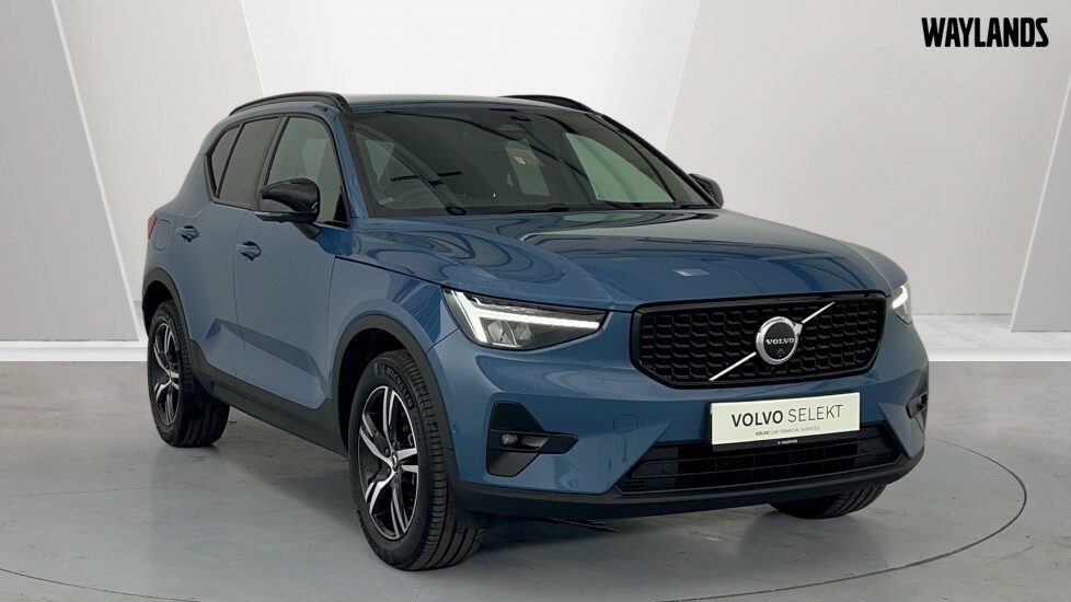 Volvo XC40 B4 Mhev LV73KOU Blue