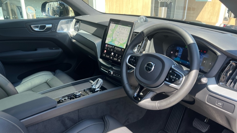 Volvo XC60 Ultr Blk Ed B5 Mhev Awd A OE75YVN Black #4