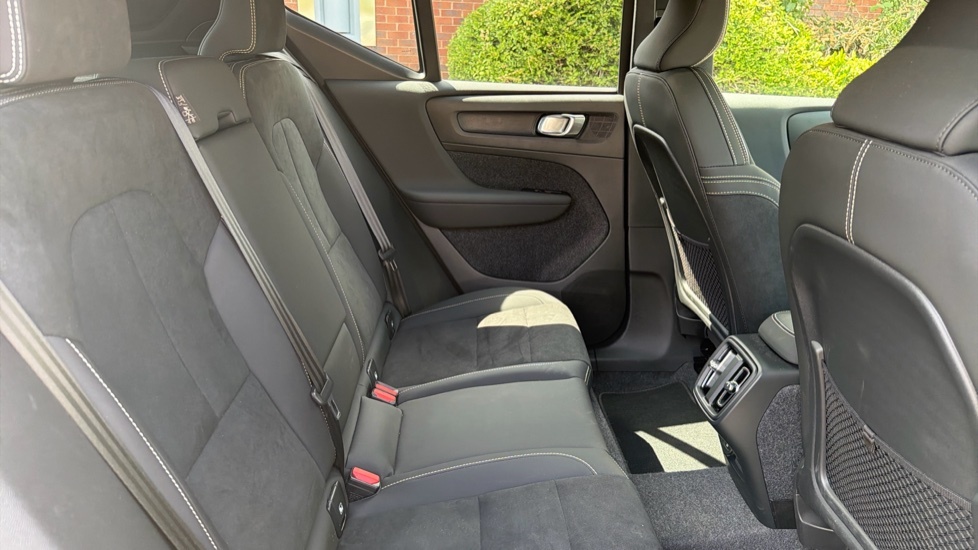 Volvo XC40 Black Edition Ultra, B3 Mild Hybrid, RV26PXM Black #6