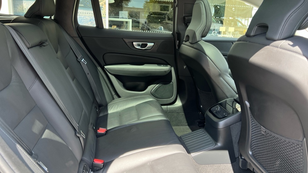 Volvo V60 Ultra T8 Phev Awd LG25MZA Grey #6
