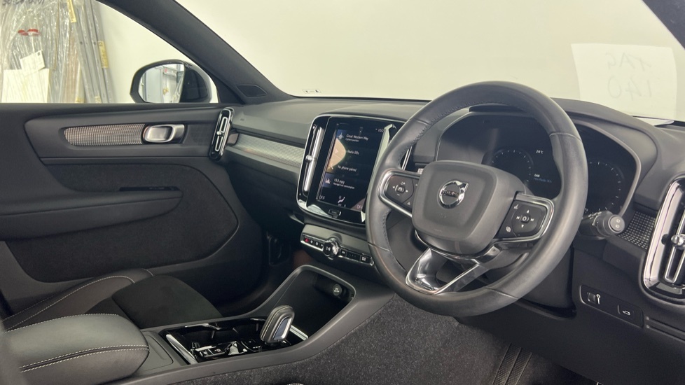 Volvo XC40 R-design, T3 YY22JPO Grey #4