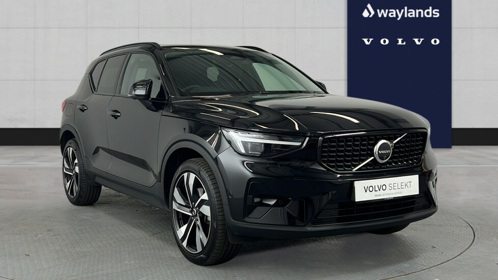 Volvo XC40 B4 Ultra, Mild Hybrid, Dark Black