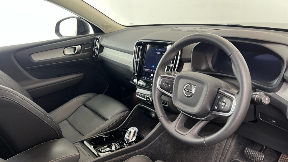 Volvo XC40 B4 Ultra, Mild Hybrid, Darkpanroof, Harma WF75DYB Black #4