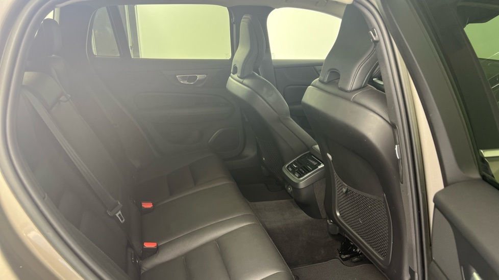 Volvo V60 B3 Inscription, Mild Hybridpanroof, 360 Camera, Grey #6
