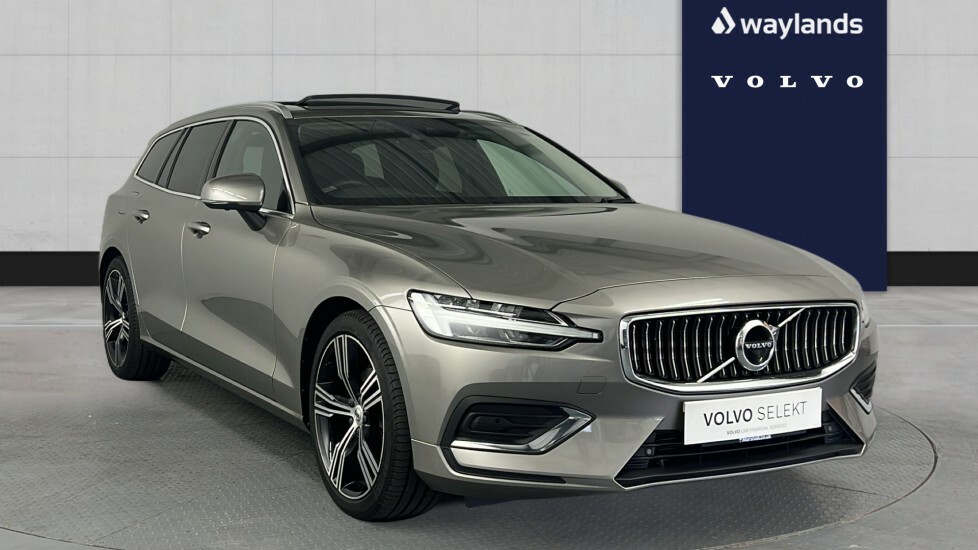 Volvo V60 B3 Inscription, Mild Hybridpanroof, 360 Camera, Grey