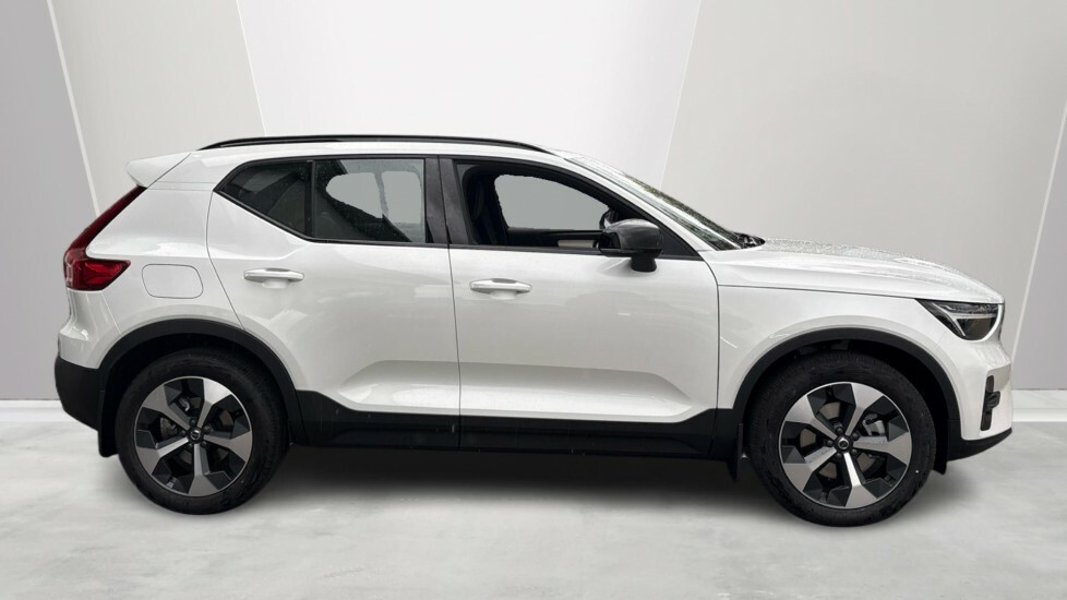 Volvo XC40 Plus, B3 Mild Hybrid, Dark OW26YYA White #3