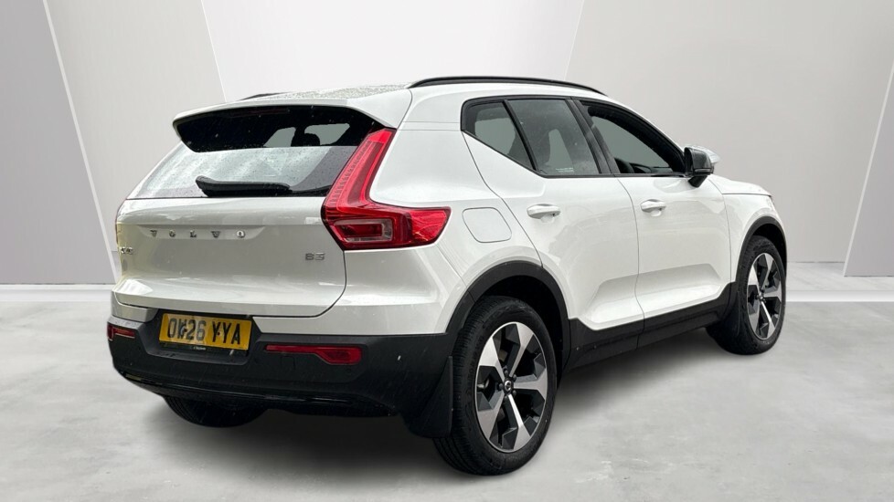 Volvo XC40 Plus, B3 Mild Hybrid, Dark OW26YYA White #2
