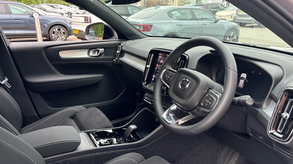 Volvo XC40 Plus, B3 Mild Hybrid, Dark OW26ZHY Silver #4