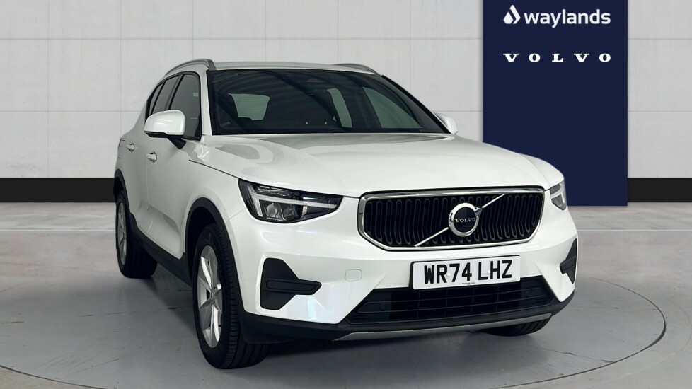 Volvo XC40 Core, B3 Mild Hybrid, White