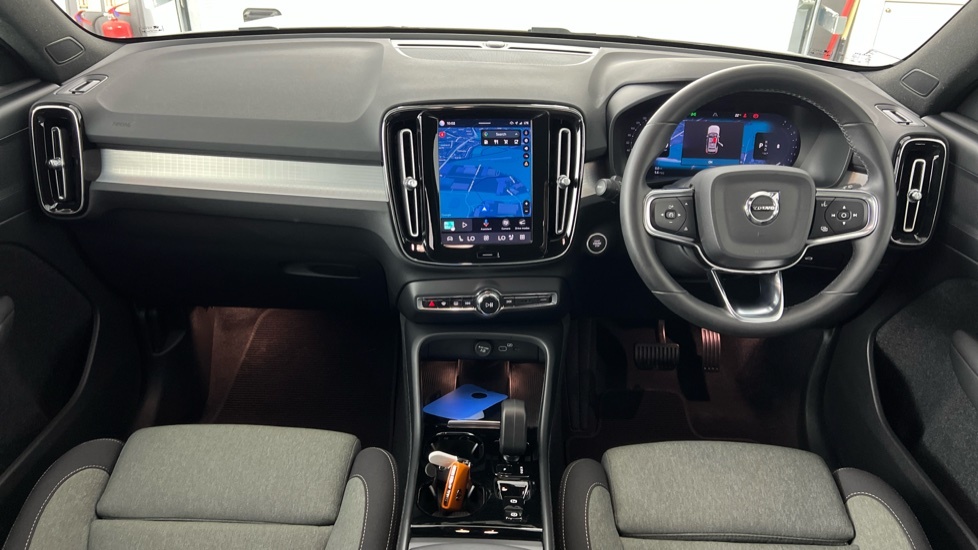 Volvo XC40 Plus, B3 Mild Hybrid, Dark DE23CZC Silver #5