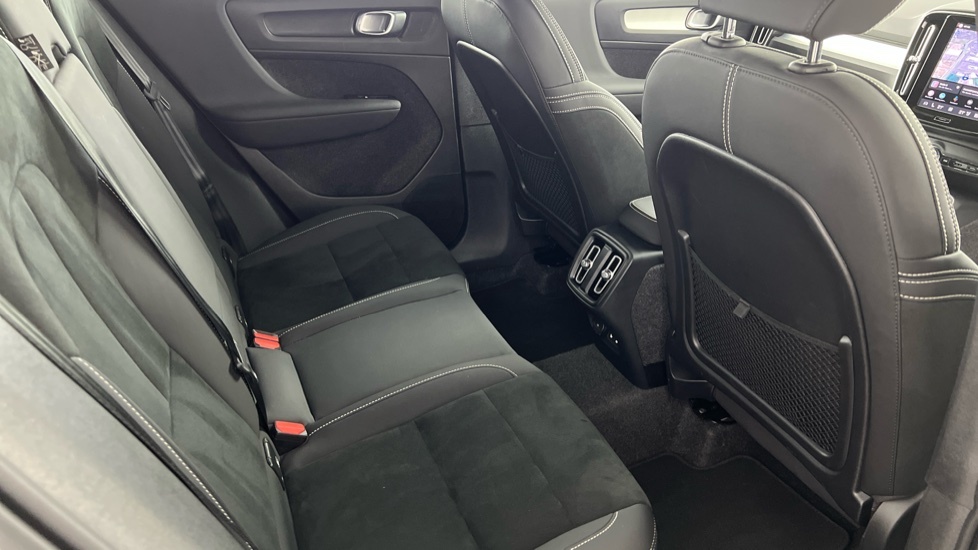Volvo XC40 Plus, B3 Mild Hybrid, Dark RF25PHN White #6