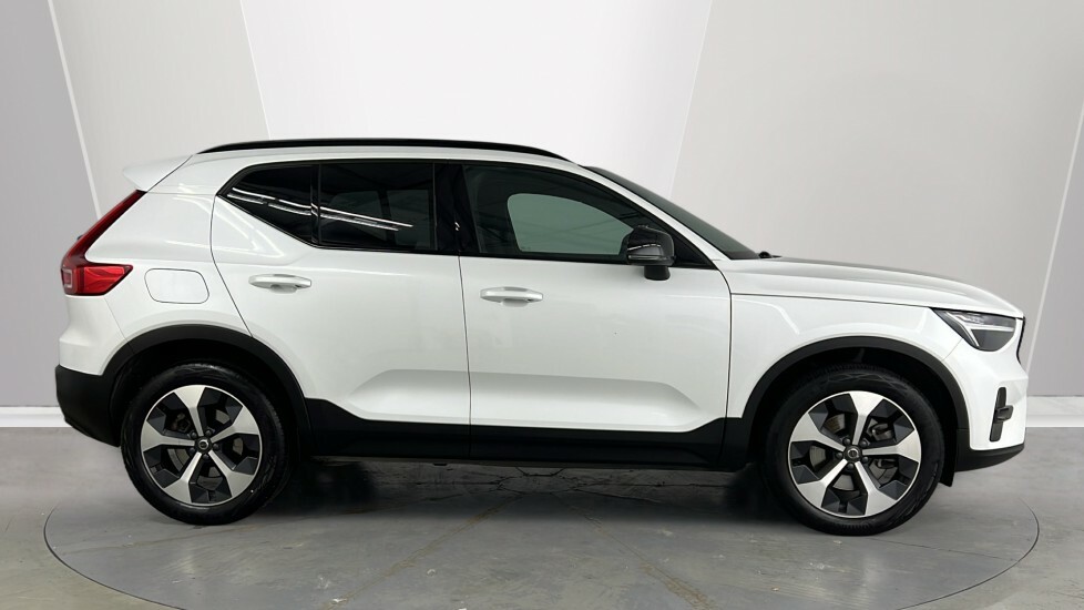 Volvo XC40 Plus, B3 Mild Hybrid, Dark RF25PHN White #3