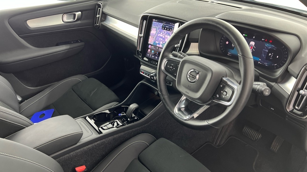 Volvo XC40 Plus, B3 Mild Hybrid, Dark RF25PHN White #4