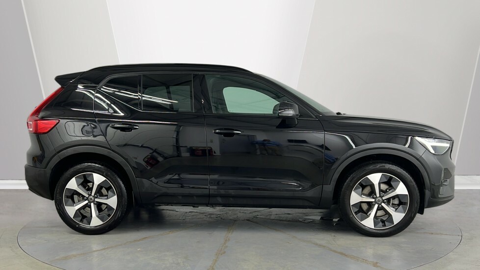 Volvo XC40 Plus, B3 Mild Hybrid, Dark RV75UZX Black #3
