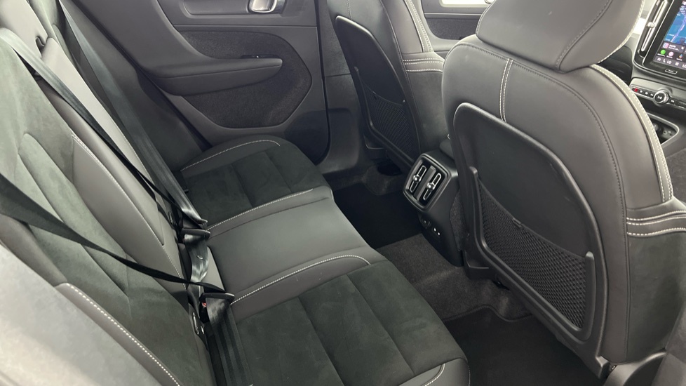 Volvo XC40 Plus, B3 Mild Hybrid, Dark RV75UZX Black #6