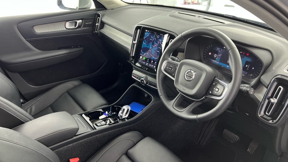 Volvo XC40 Ultra, B4 Mild Hybrid, Bright RV75PZR Grey #4