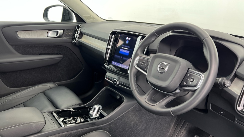 Volvo XC40 Ultimate, B4 Mild Hybrid, Dark CJ23GFE Grey #4