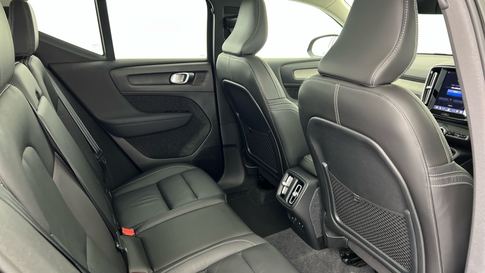 Volvo XC40 Ultimate, B4 Mild Hybrid, Dark CJ23GFE Grey #6