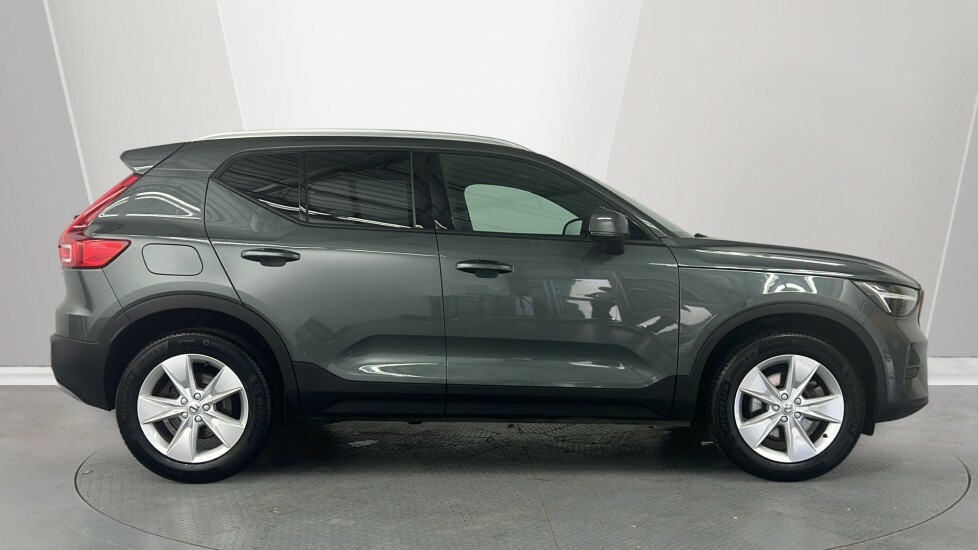 Volvo XC40 B3 Core, Mild Hybrid, Google Assist, KW25OSA Green #3
