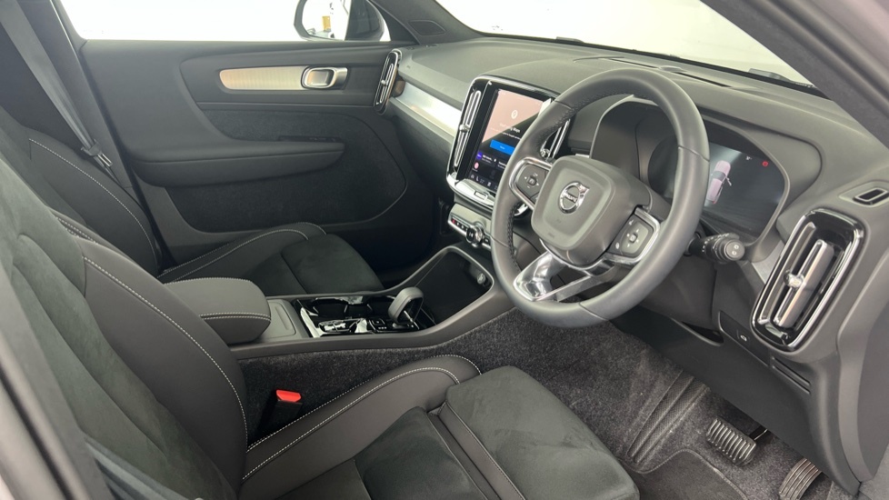 Volvo XC40 B3 Plus, Mild Hybrid, Dark RO75KGP Silver #4
