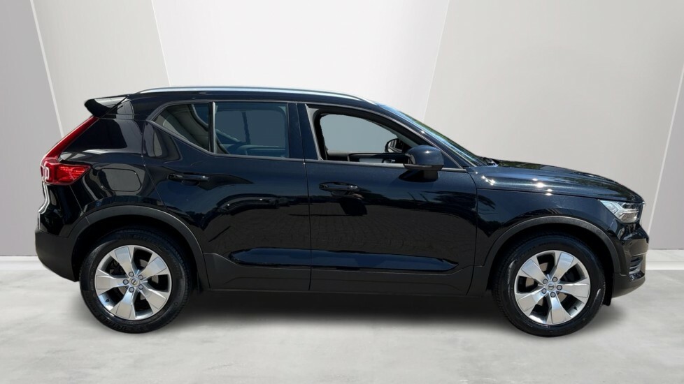 Volvo XC40 Momentum, T3 VX22NHV Black #3