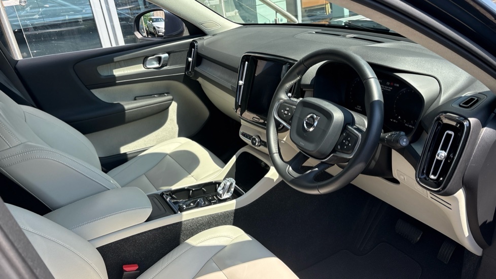 Volvo XC40 T4 Awd Inscription WR19JKK Blue #4