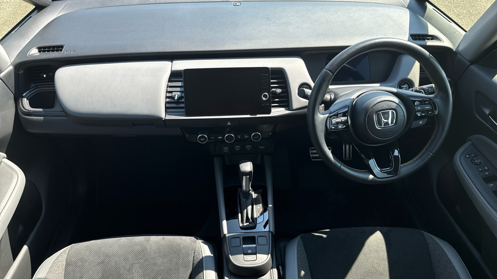 Honda Jazz Honda Jazz 1.5 I-mmd Hybrid Advance Sport Ecvt RJ25TGF White #4