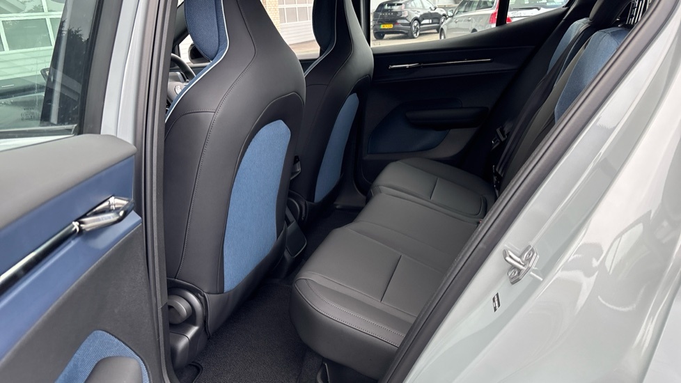 Volvo EX30 315Kw Twin Motor Performance Ultra 69Kwh #10