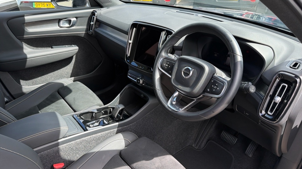 Volvo XC40 Plus, B4 Mild Hybrid, Dark RF25DZZ Blue #4
