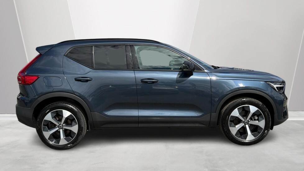 Volvo XC40 Plus, B4 Mild Hybrid, Dark RF25DZZ Blue #3