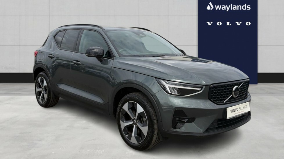 Volvo XC40 Plus, B4 Mild Hybrid, Dark Green