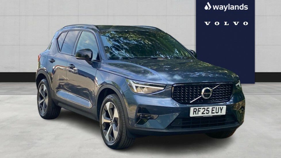 Volvo XC40 Plus, B3 Mild Hybrid, Dark Blue