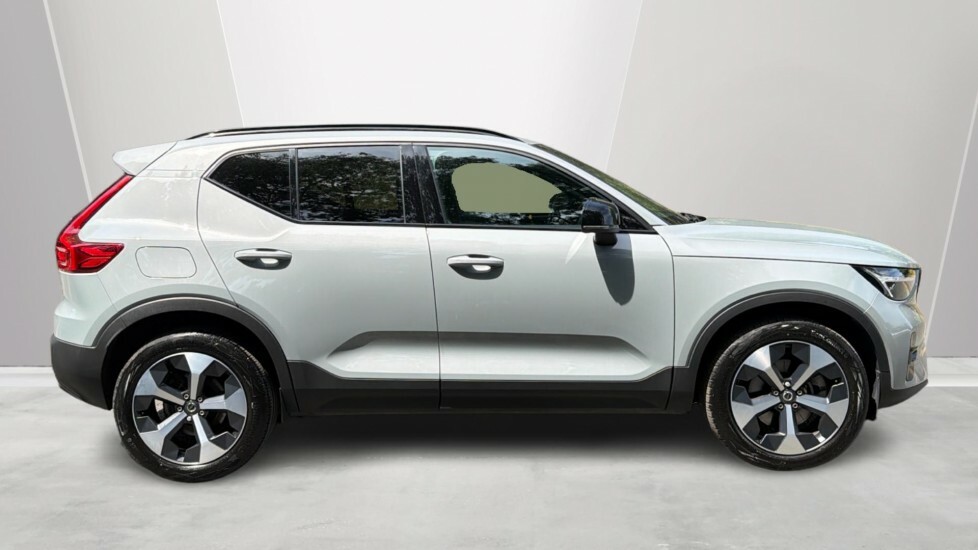 Volvo XC40 Plus, B3 Mild Hybrid, Dark RF25EYO Grey #3