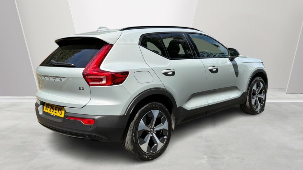 Volvo XC40 Plus, B3 Mild Hybrid, Dark RF25EYO Grey #2