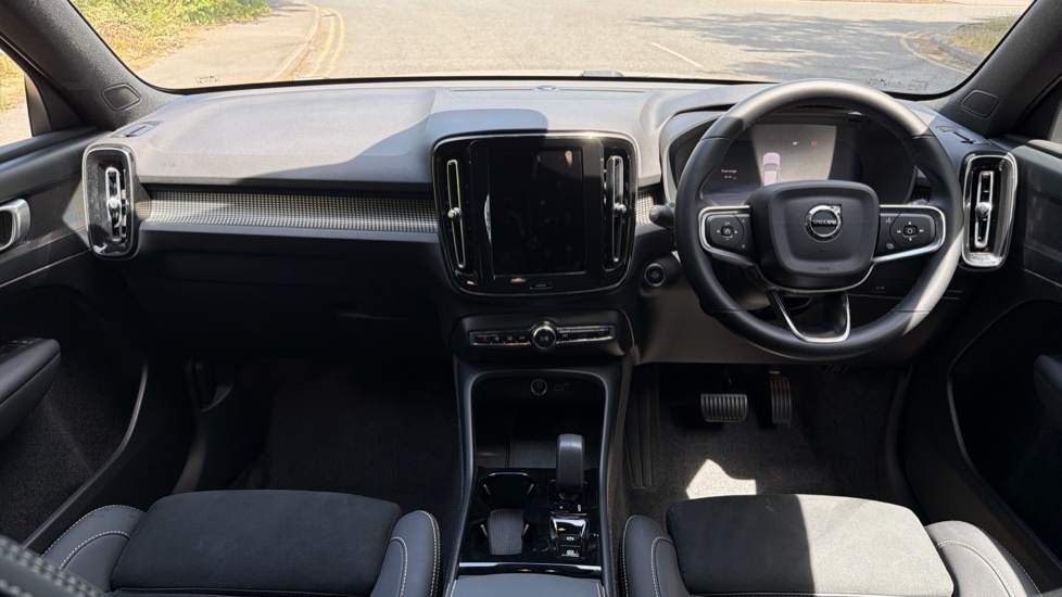 Volvo XC40 Plus, B3 Mild Hybrid, Dark RF25EYO Grey #5