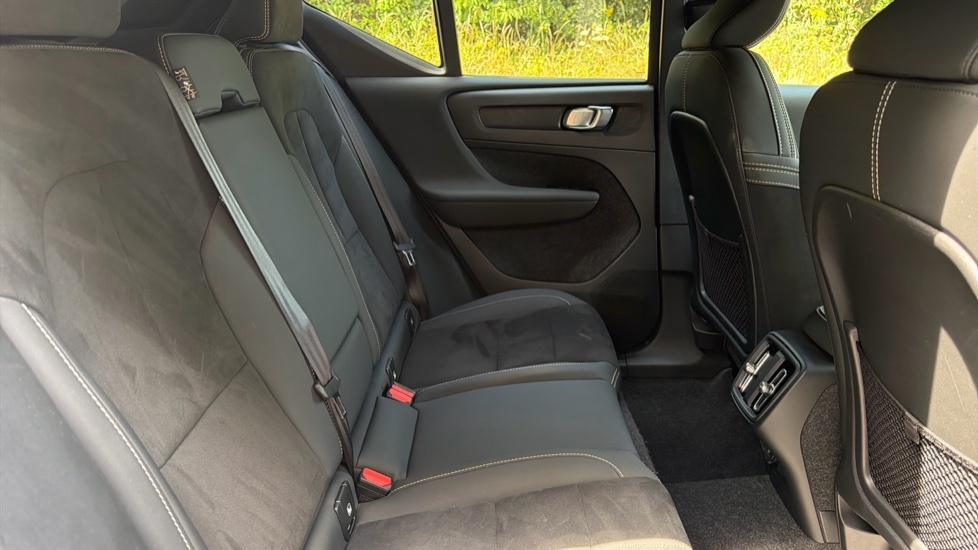 Volvo XC40 Plus, B3 Mild Hybrid, Dark RF25EYO Grey #6
