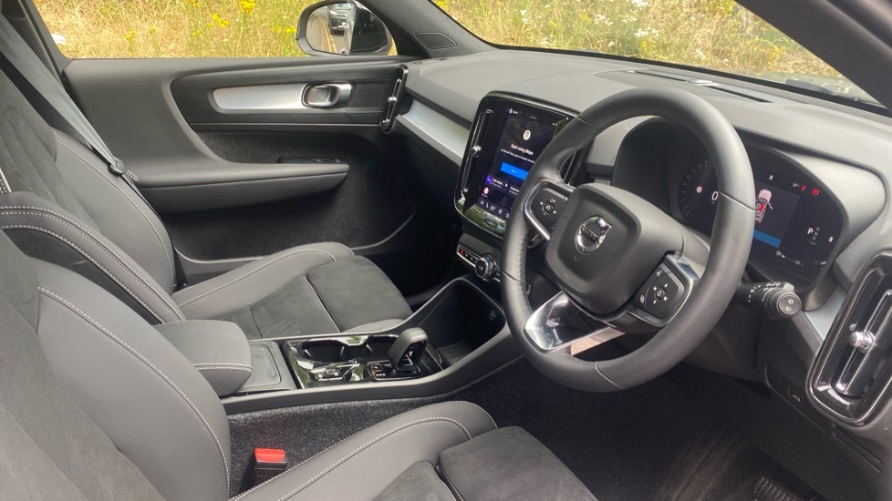 Volvo XC40 Plus, B3 Mild Hybrid, Dark OX25BWJ Silver #4